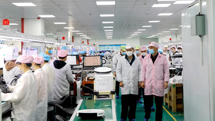 市委常委、市委統(tǒng)戰(zhàn)部部長王和平:企業(yè)反映的問題我們都要解決，越快越好！”