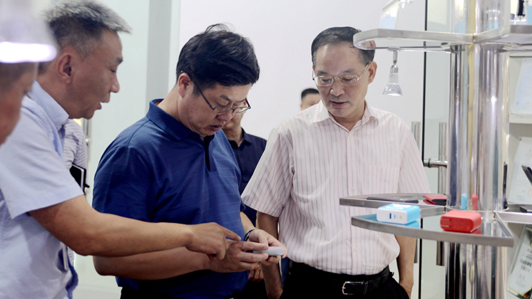 市委常委、副市長徐懷好走訪炬神電子 ：全力、熱情、周到提供服務(wù)