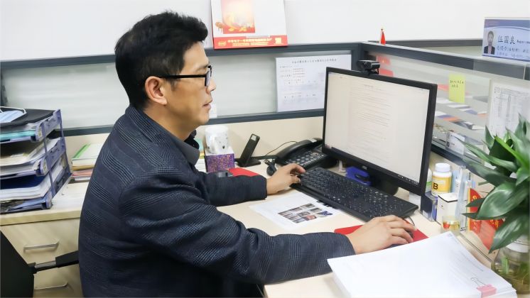伍國良，“卷王”實(shí)錘了！